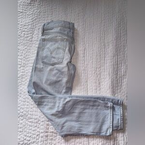 Levi’s Wedgie Straight